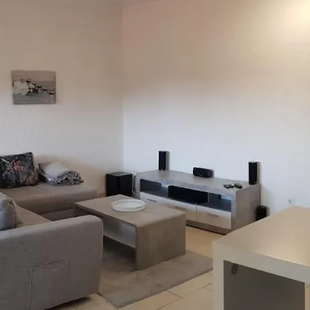 Easystay#4 Cinema In Kliniknaehe Mit Balkon, Boxspringbett & Netflix * Бад-Эйнхаузен