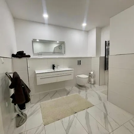 Easystay#4 Cinema In Kliniknaehe Mit Balkon, Boxspringbett & Netflix Апартаменты Бад-Эйнхаузен