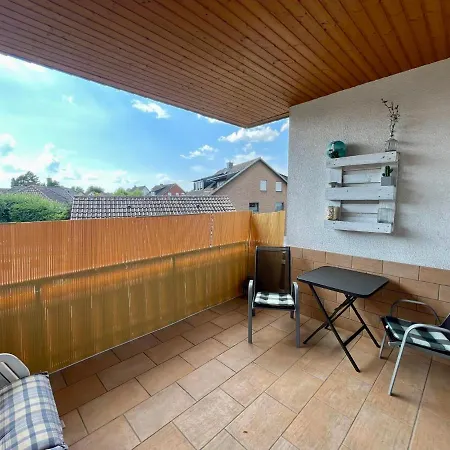 Апартаменты Easystay#4 Cinema In Kliniknaehe Mit Balkon, Boxspringbett & Netflix Бад-Эйнхаузен