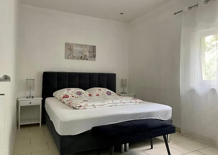 Easystay#4 Cinema In Kliniknaehe Mit Balkon, Boxspringbett & Netflix Διαμέρισμα