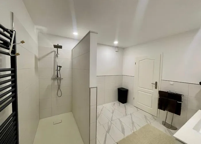 Easystay#4 Cinema In Kliniknaehe Mit Balkon, Boxspringbett & Netflix Bad Oeynhausen