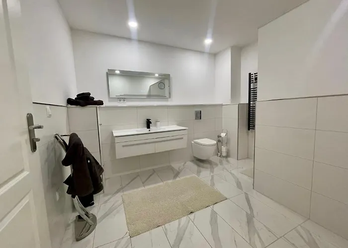 Easystay#4 Cinema In Kliniknaehe Mit Balkon, Boxspringbett & Netflix Διαμέρισμα Bad Oeynhausen